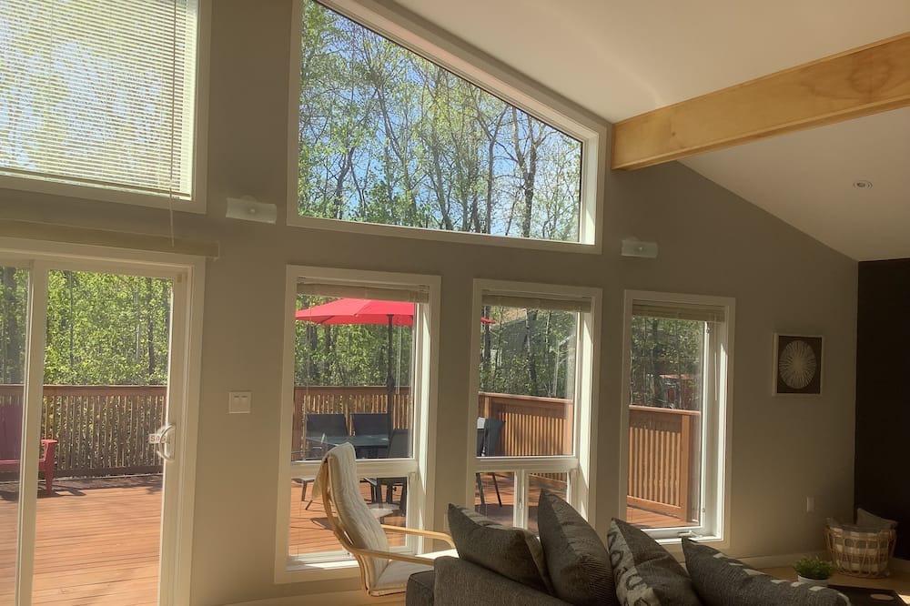 Photo of Livingroom in Traverse Bay