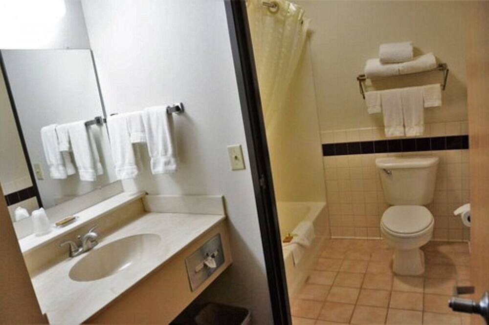 Photo of Bathroom in Thorp