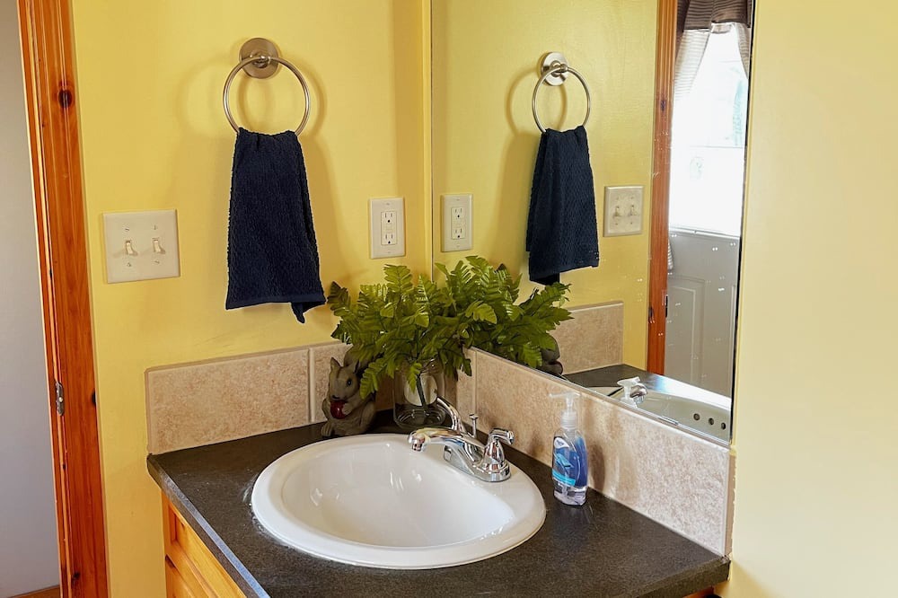 Photo of Bathroom in Blackfalds