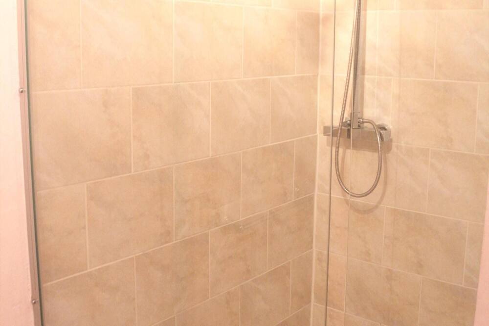 Photo of Bathroom in Nehou