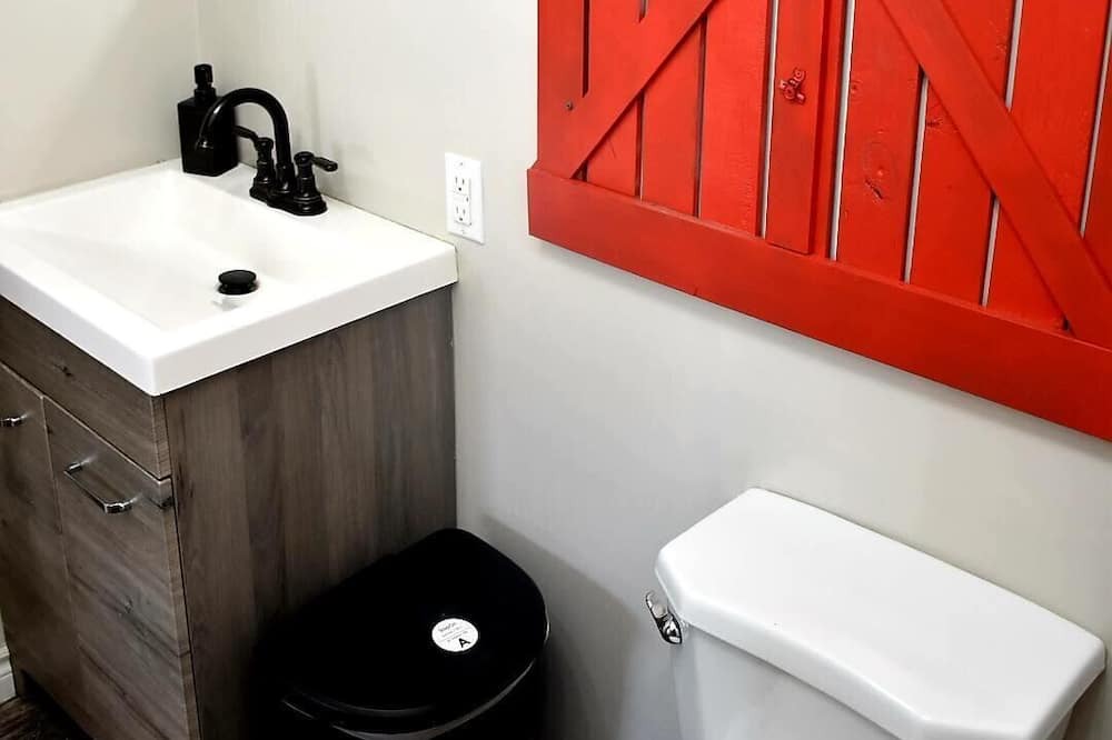Photo of Bathroom in Armour