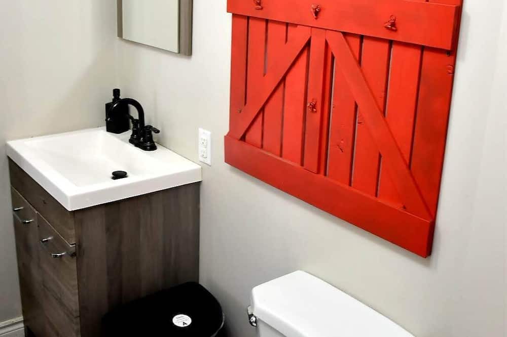 Photo of Bathroom in Armour