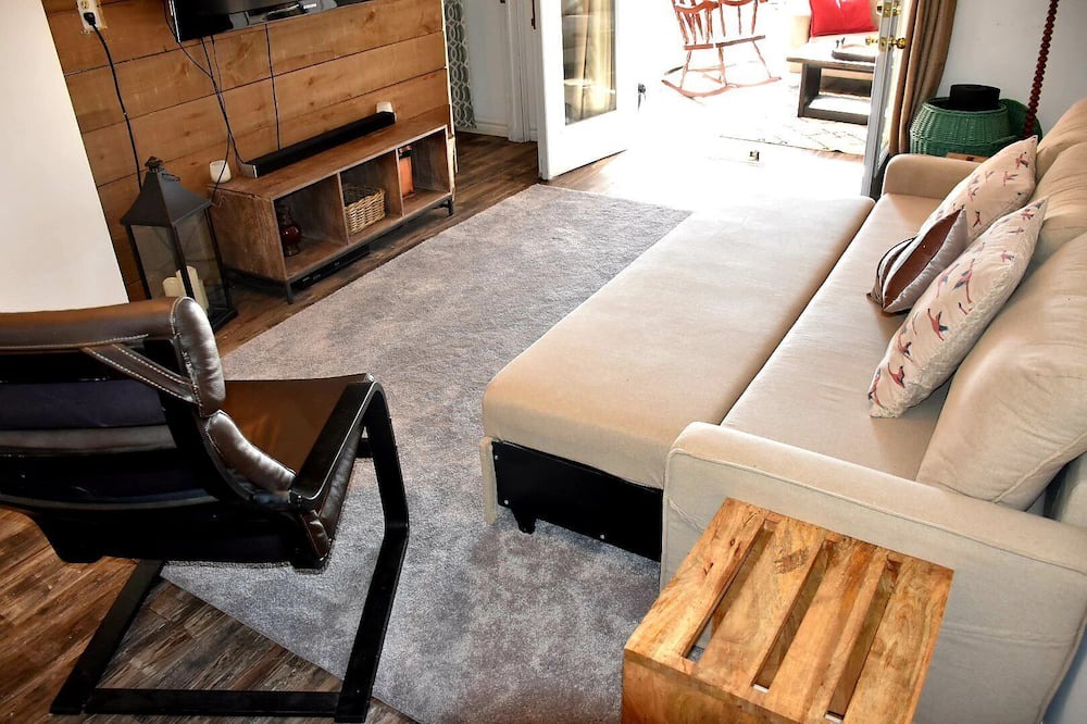 Photo of Livingroom in Armour