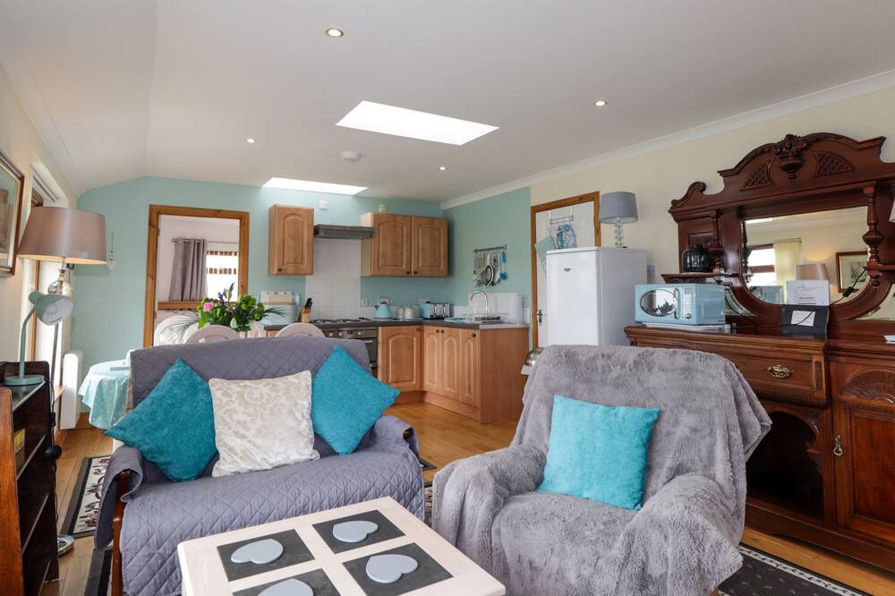 Photo of Livingroom in Oldshoremore