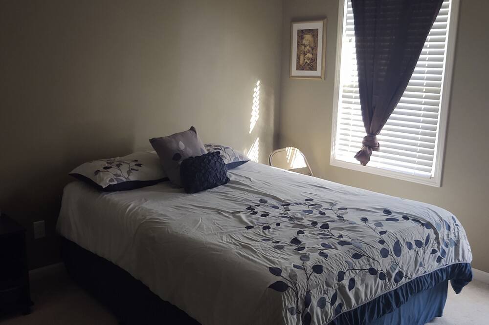 Photo of Bedroom in Normal