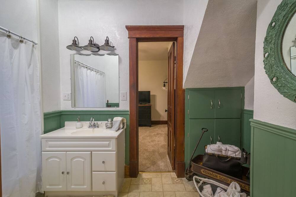 Photo of Bathroom in Lane