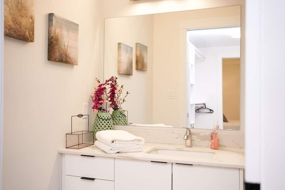 Photo of Bathroom in North End