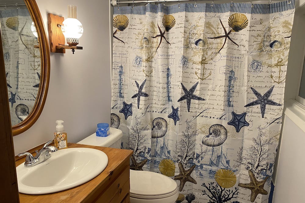 Photo of Bathroom in Fort Erie