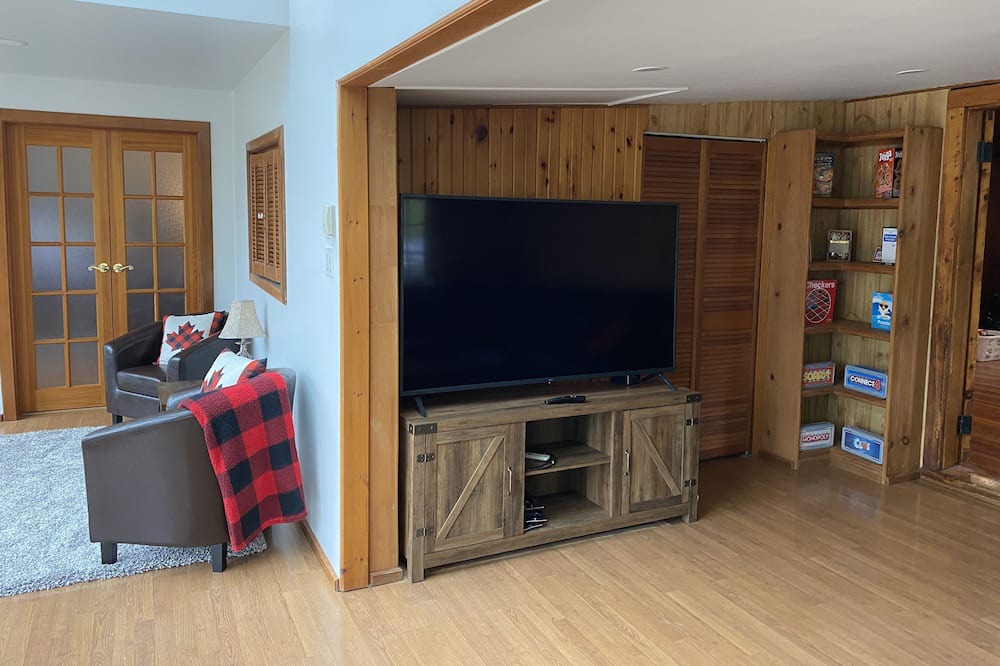 Photo of Livingroom in Fort Erie