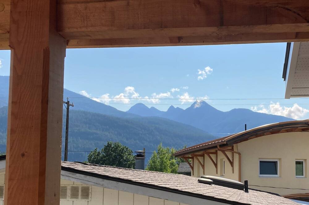 Photo of Patio Balcony in Kaslo