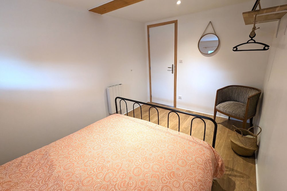 Photo of Bedroom in Chevigny-en-Valiere