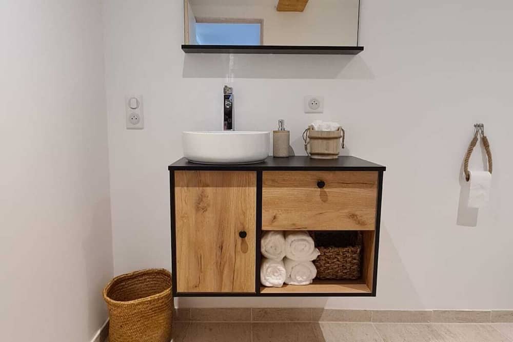Photo of Bathroom in Chevigny-en-Valiere
