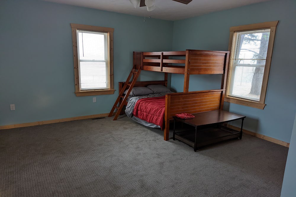 Photo of Bedroom in Pomona