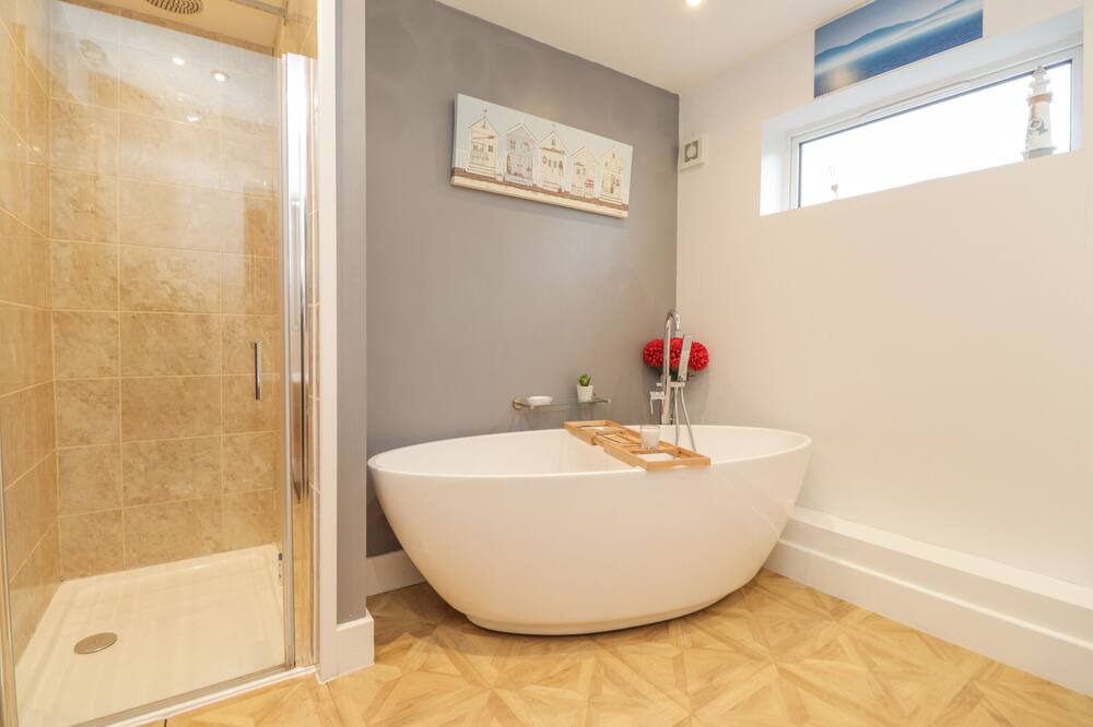 Photo of Bathroom in St Margaret's at Cliffe