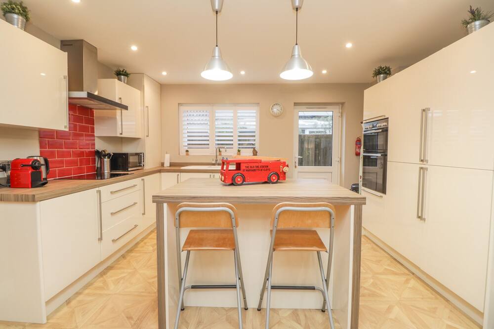 Photo of Kitchen in St Margaret's at Cliffe
