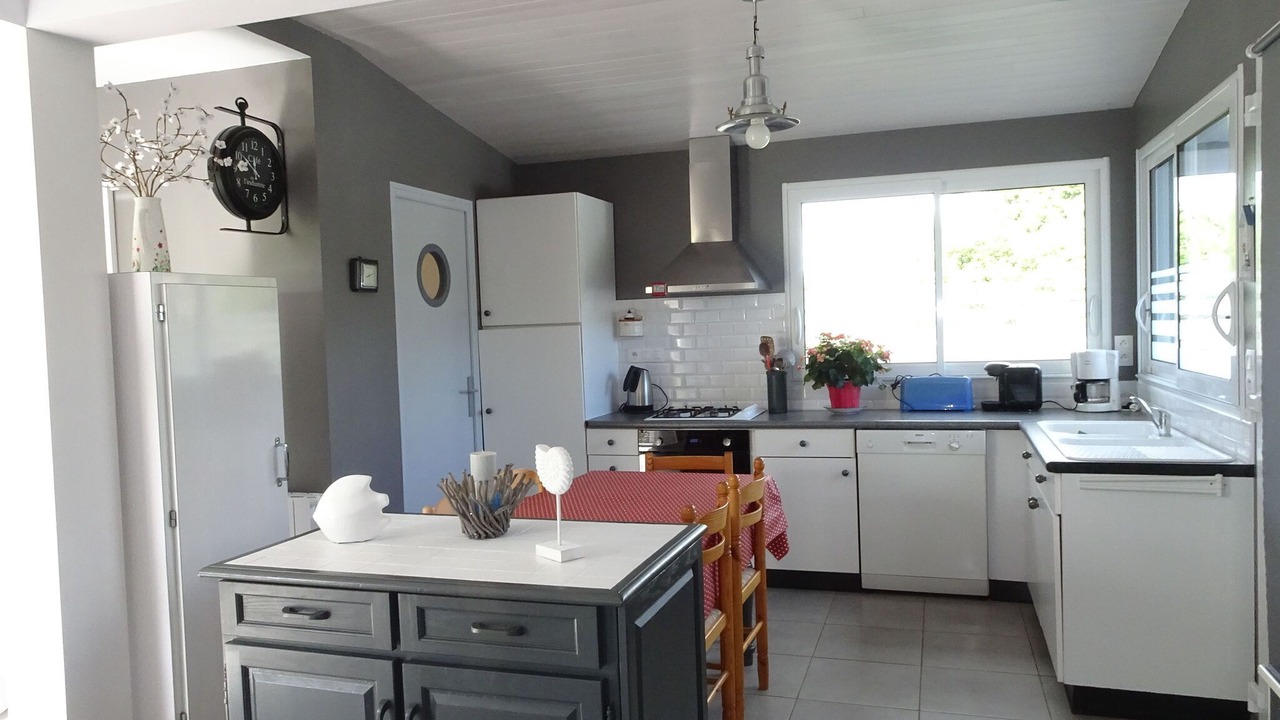 Photo of Kitchen in Dragey-Ronthon