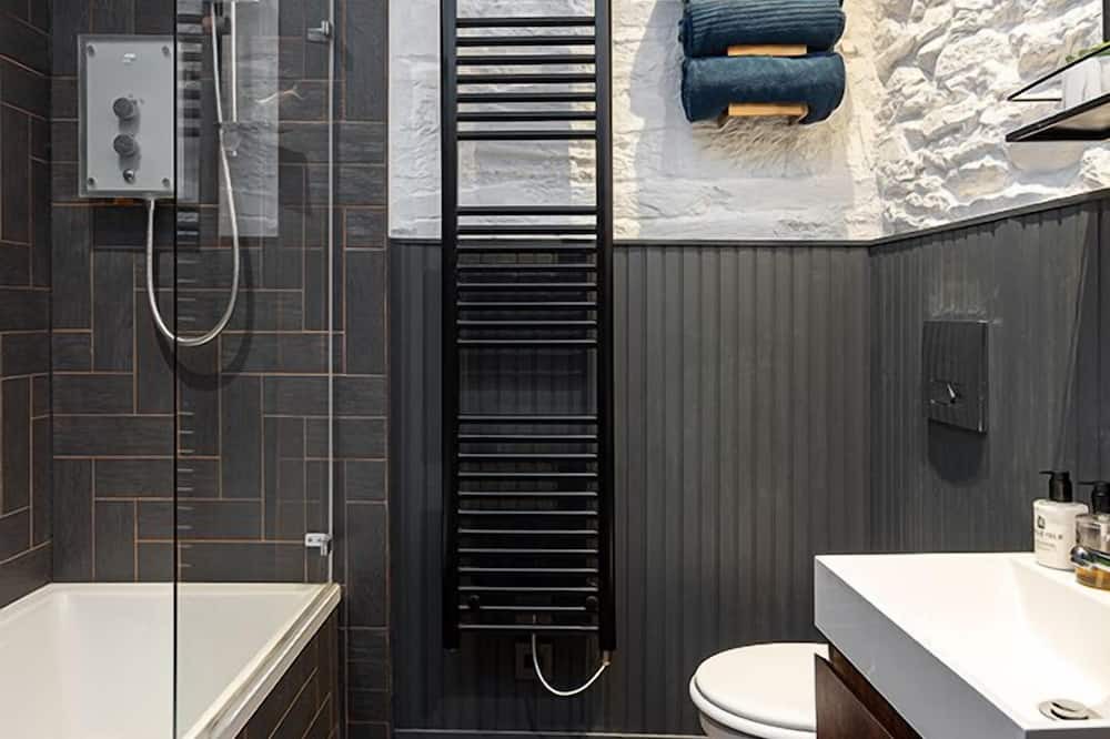 Photo of Bathroom in Luss