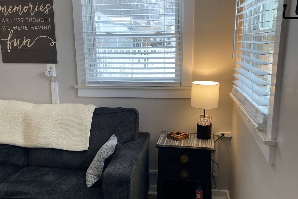 Photo of Livingroom in Fenton