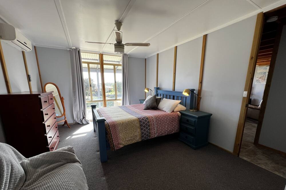 Photo of Bedroom in Preston Beach