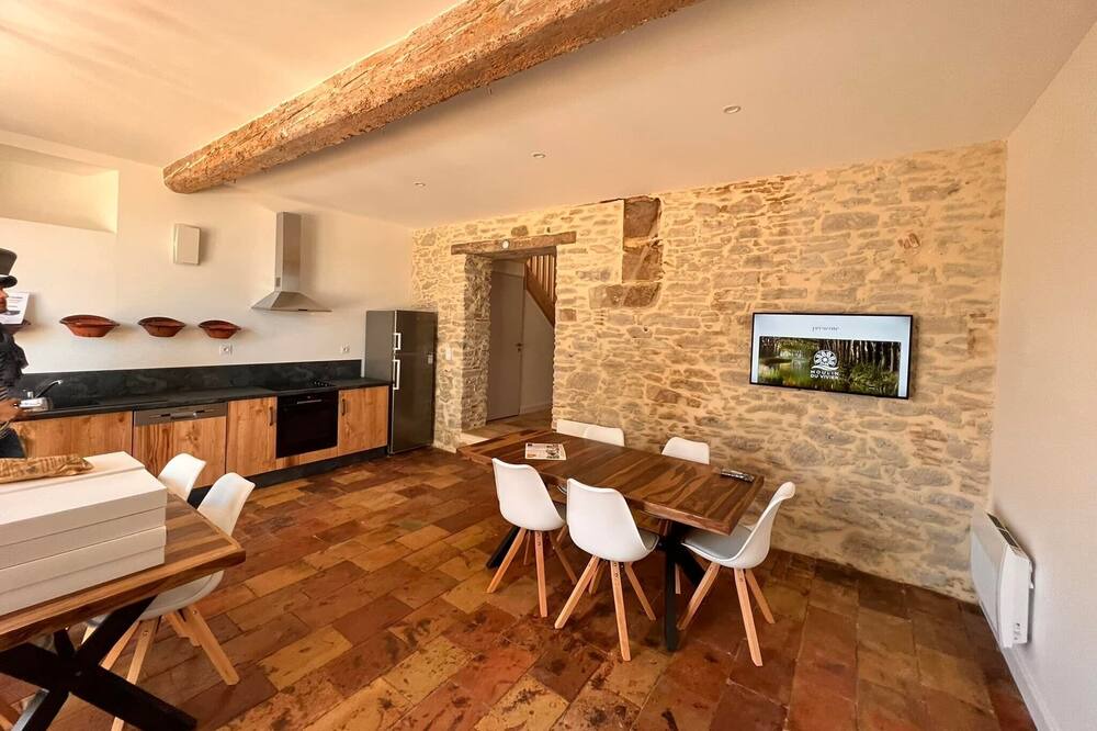 Photo of Kitchen in Saint-Martin-Lalande
