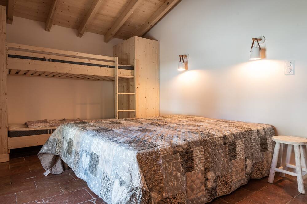 Photo of Bedroom in Saint-Martin-Lalande