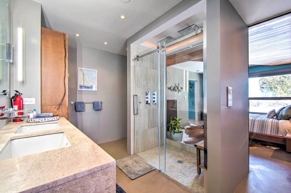 Photo of Bathroom in Monona