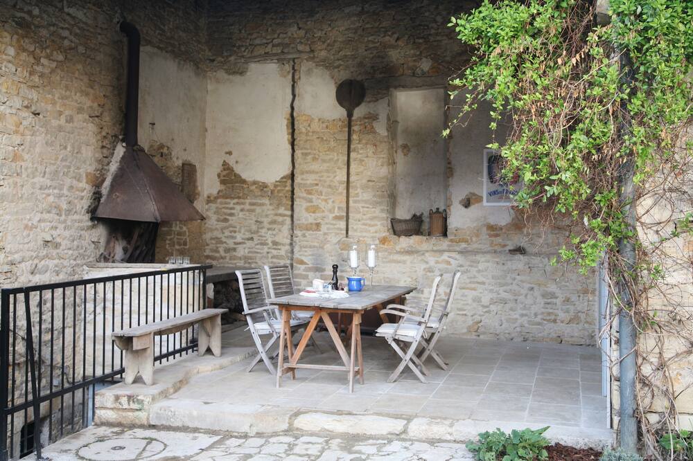 Photo of Patio Balcony in Meursault