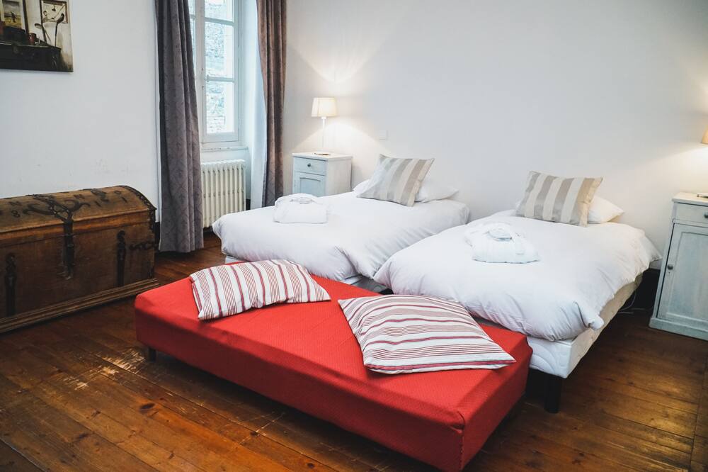 Photo of Bedroom in Meursault