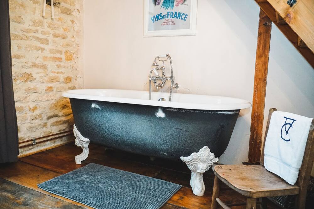 Photo of Bathroom in Meursault