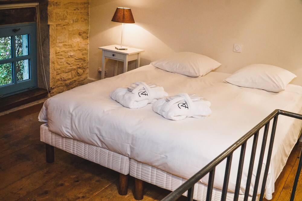 Photo of Bedroom in Meursault