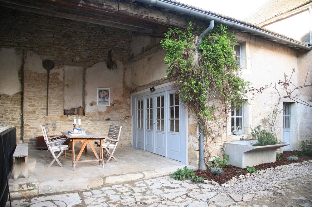 Photo of Patio Balcony in Meursault