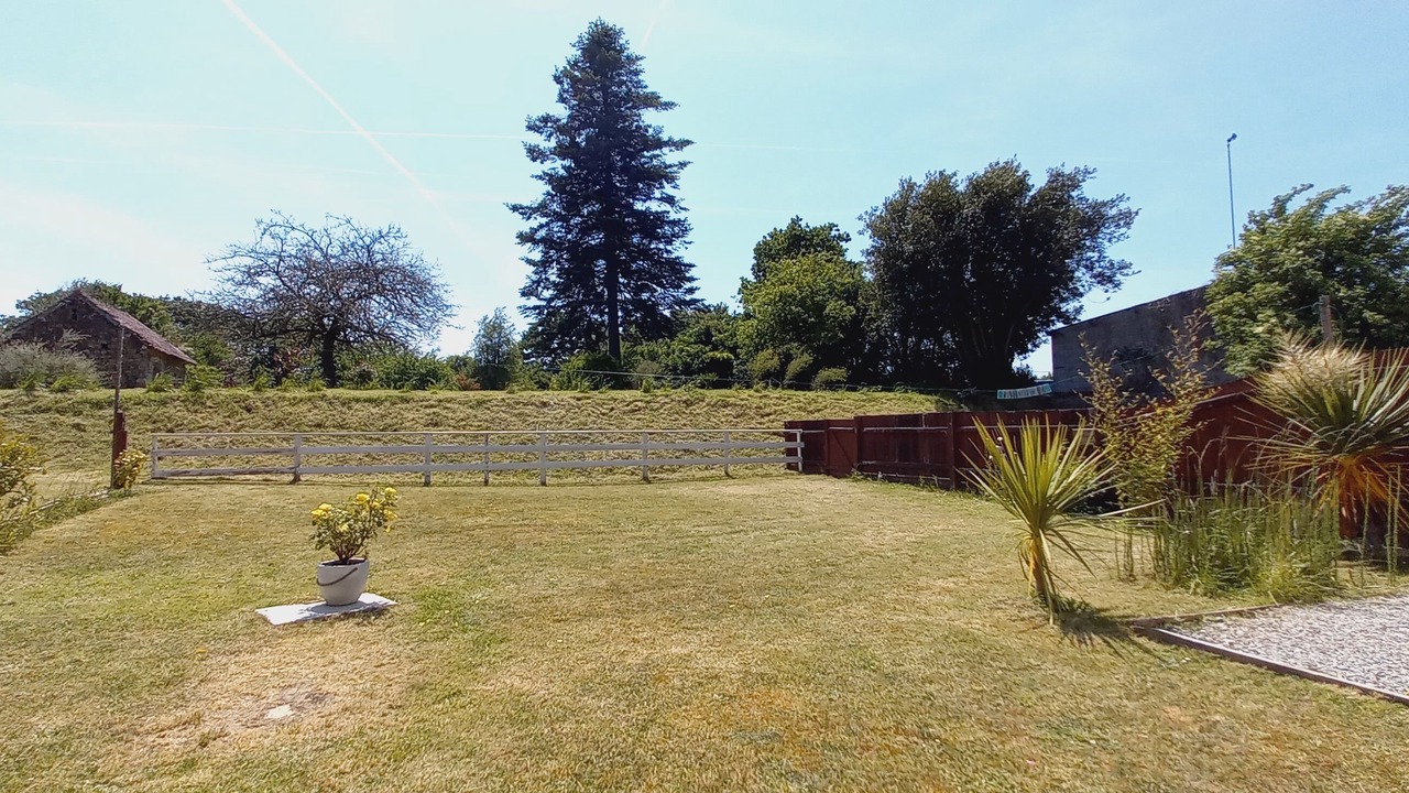 Photo of Outdoor in Besneville