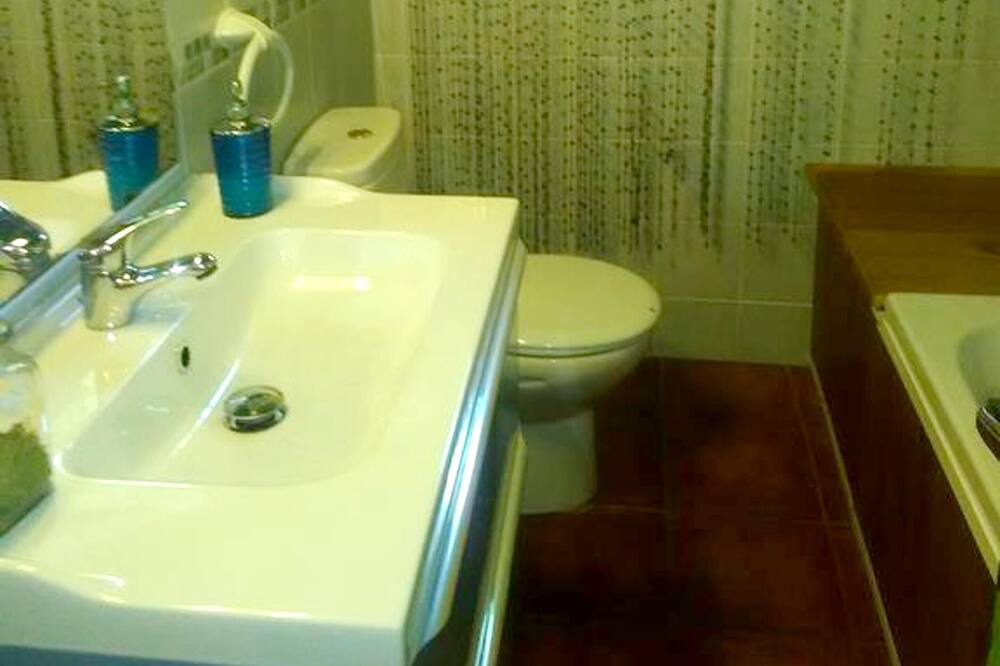 Photo of Bathroom in Llimiana