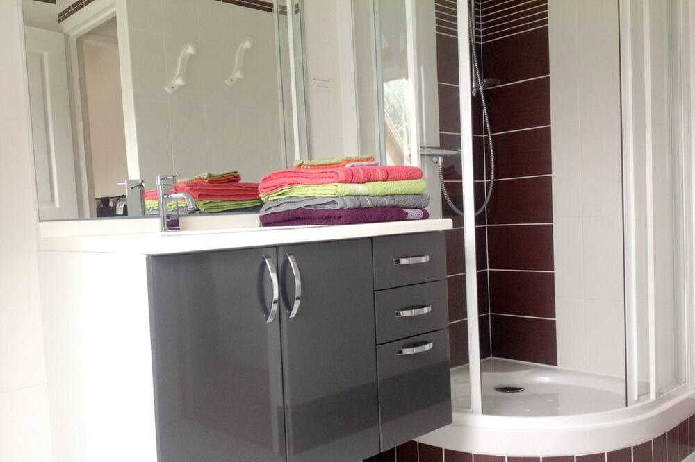 Photo of Bathroom in Fleury