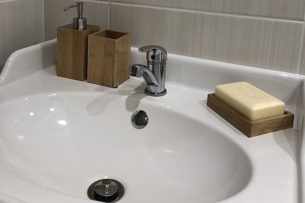 Photo of Bathroom in Cusset