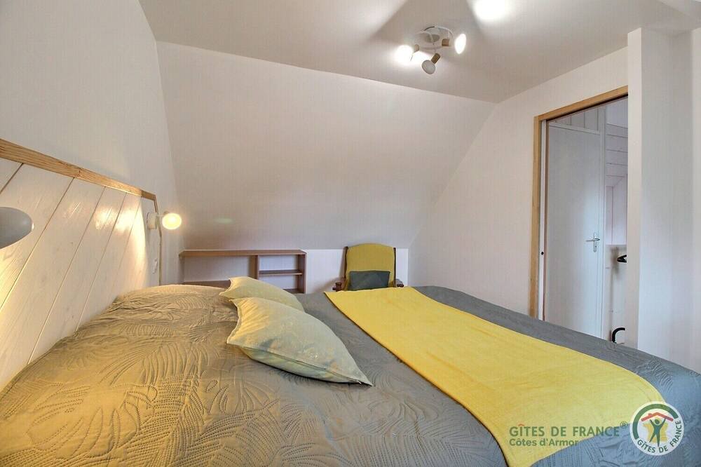 Photo of Bedroom in Plouaret
