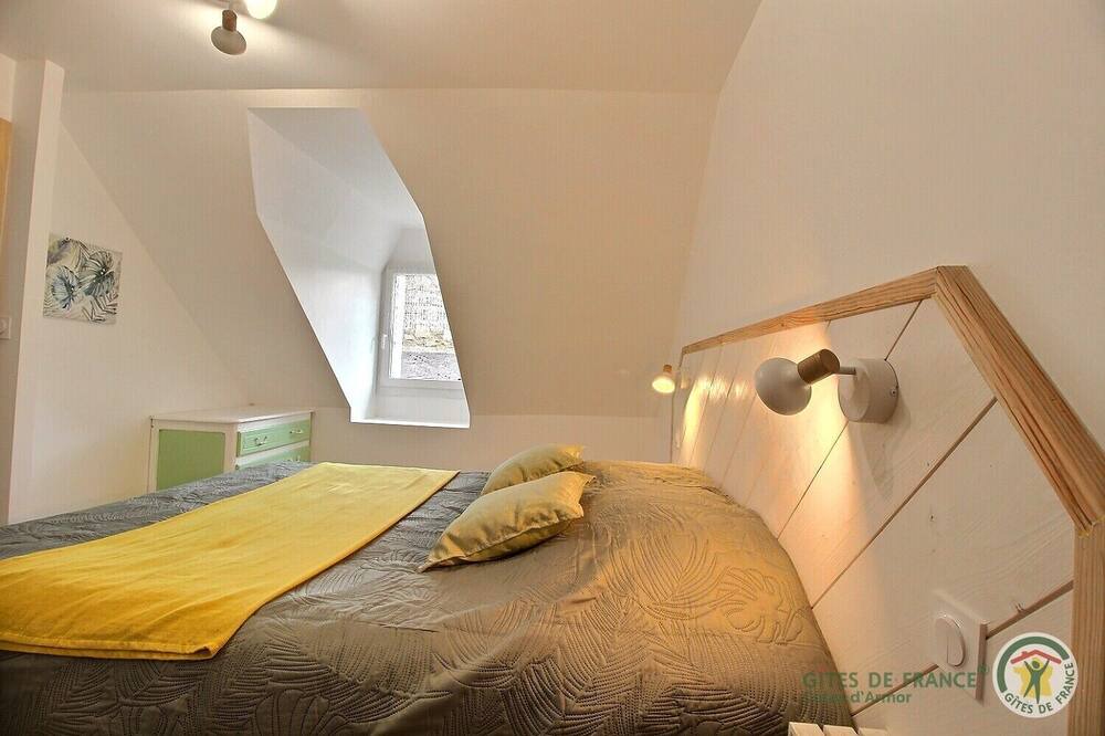Photo of Bedroom in Plouaret
