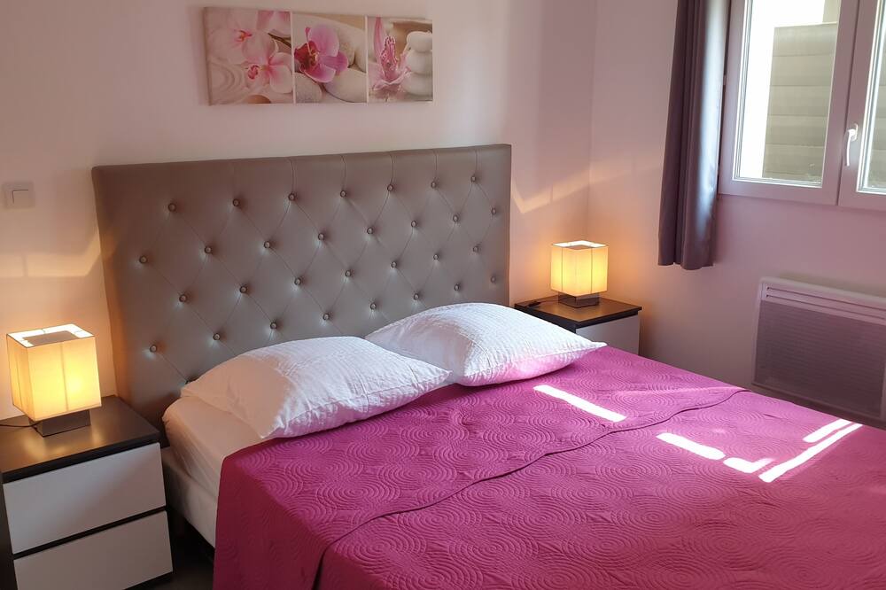 Photo of Bedroom in Labastide-de-Virac