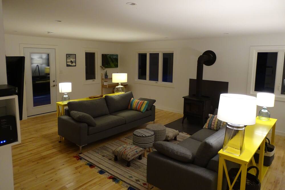Photo of Livingroom in Mineville