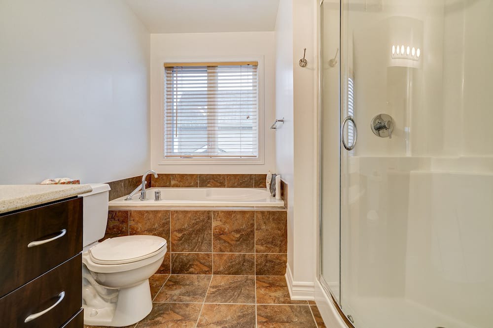 Photo of Bathroom in Plateau