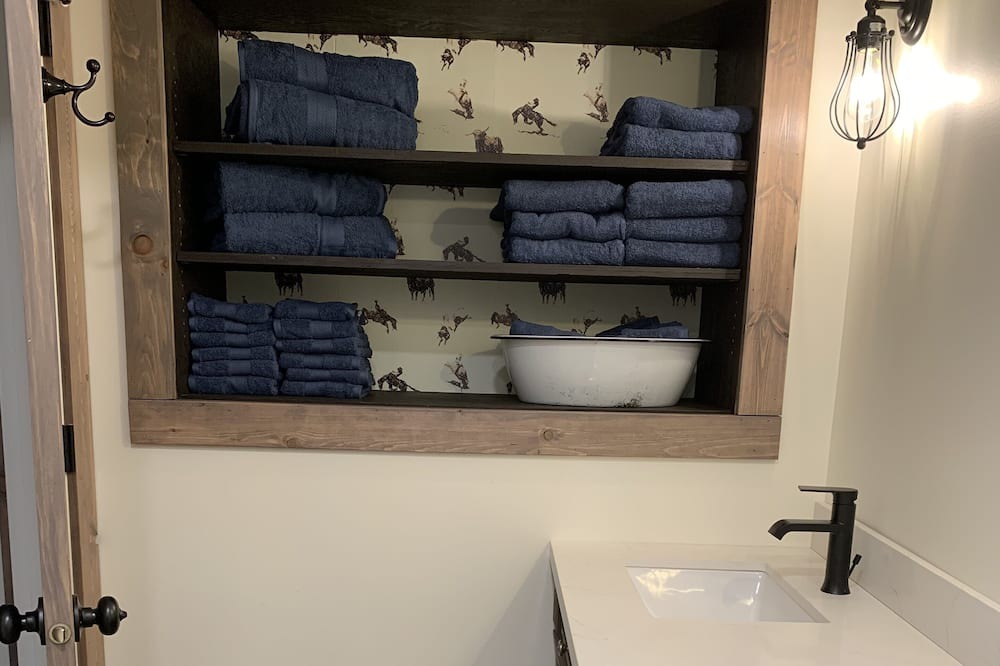 Photo of Bathroom in Division No. 7