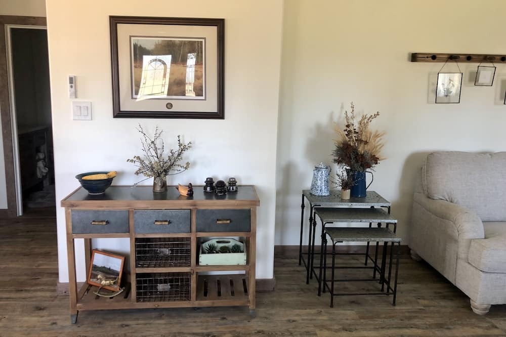 Photo of Livingroom in Division No. 7