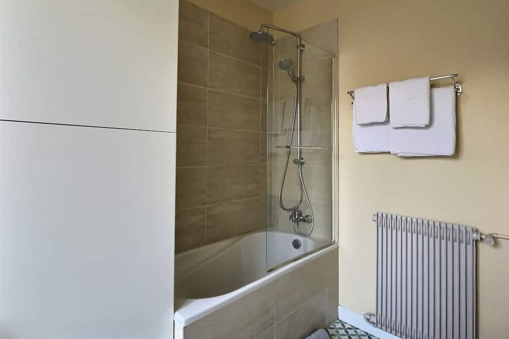 Photo of Bathroom in Parc-de-Montsouris