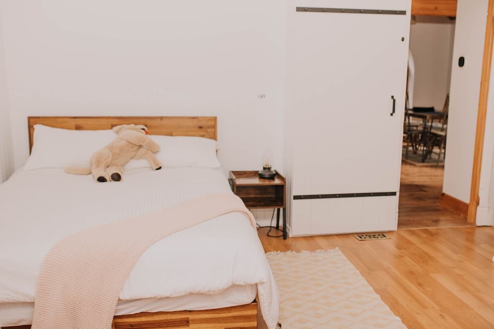 Photo of Bedroom in Georgian Bluffs
