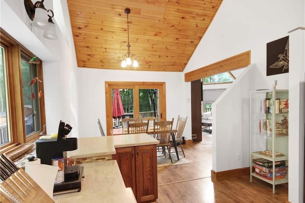 Photo of Livingroom in Georgian Bluffs