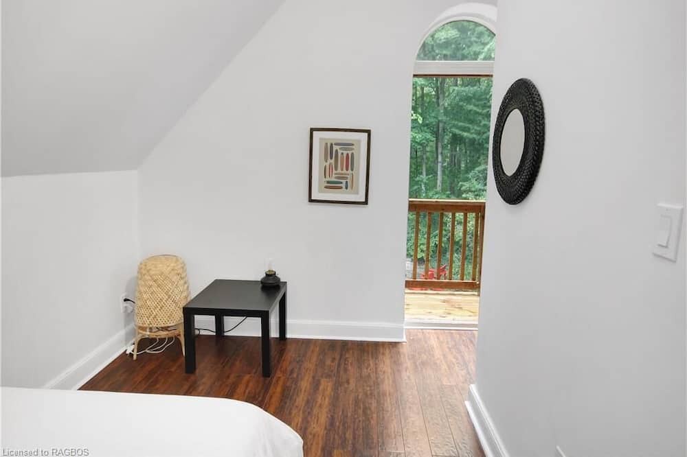 Photo of Bedroom in Georgian Bluffs