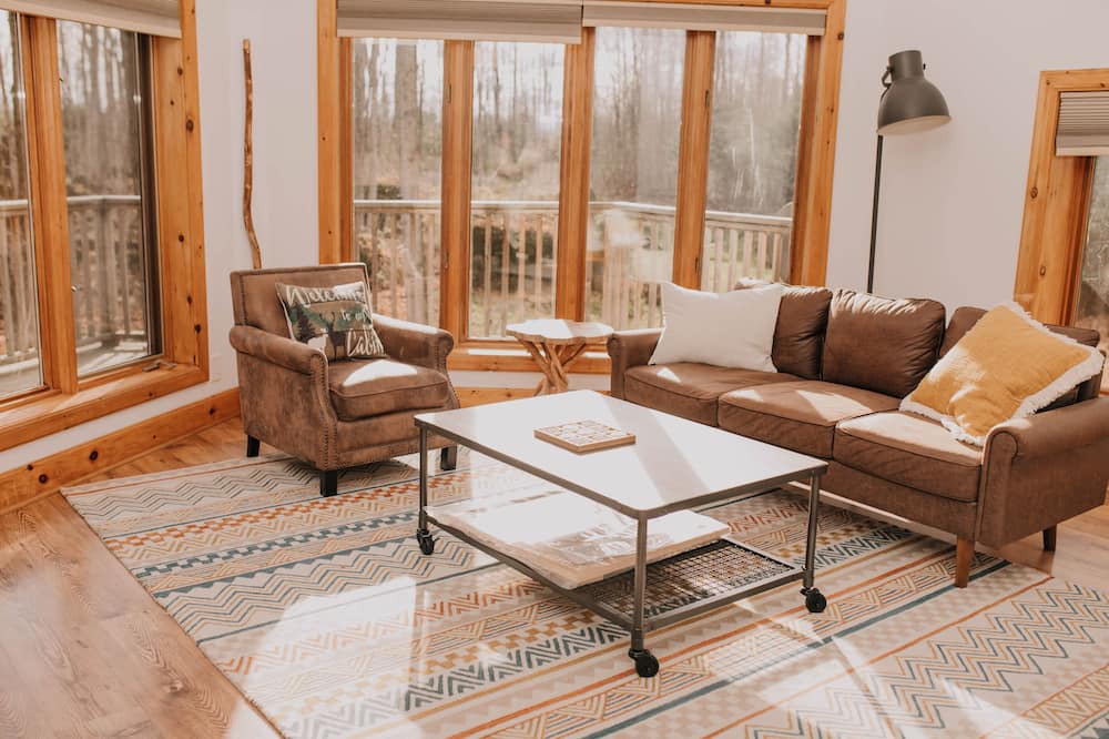 Photo of Livingroom in Georgian Bluffs