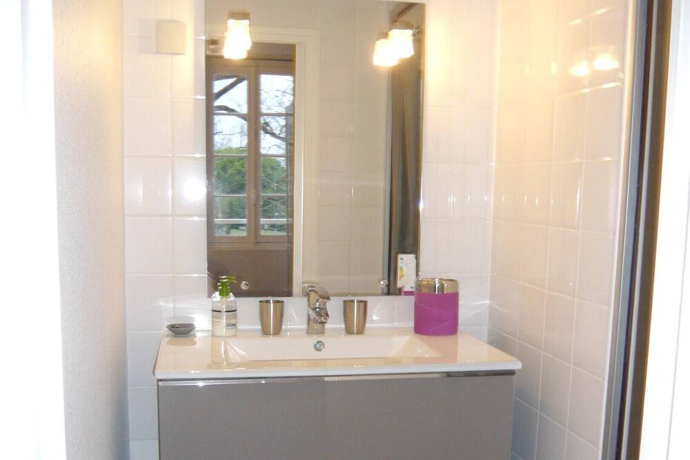Photo of Bathroom in Cognac