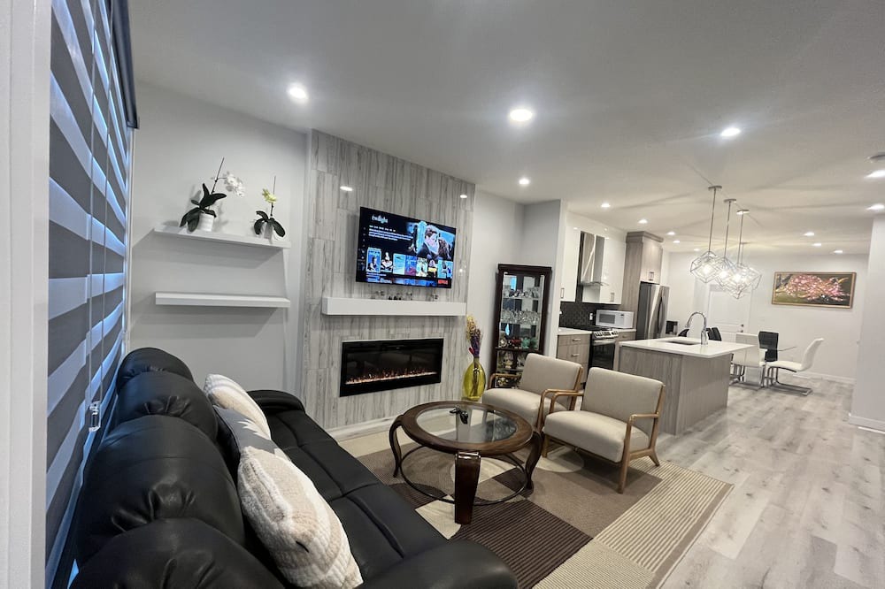 Photo of Livingroom in Southwest Edmonton