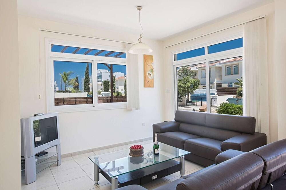Photo of Livingroom in Protaras
